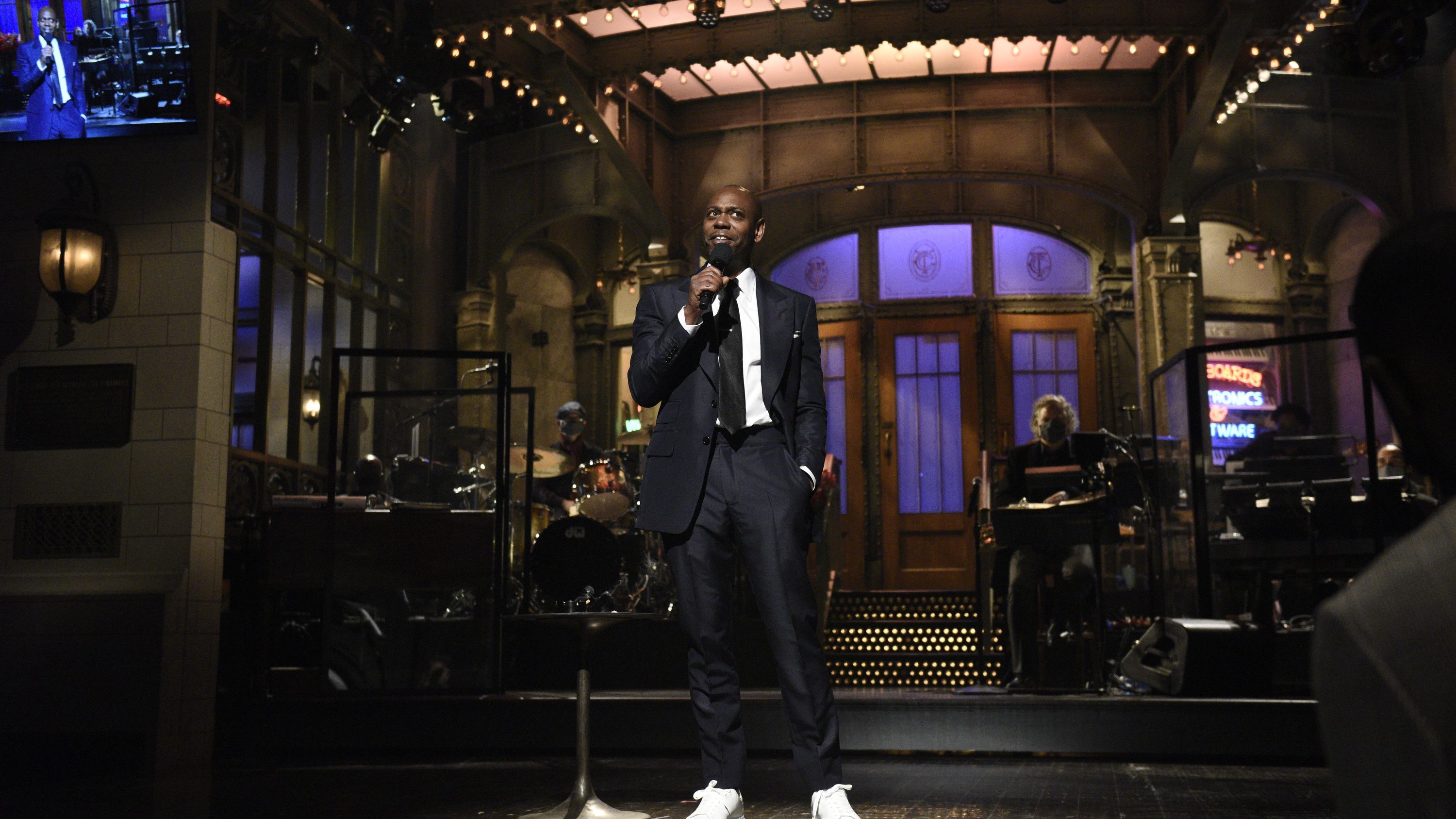 Laughter wasn’t the point of Dave Chappelle’s ‘Saturday Night Live ...