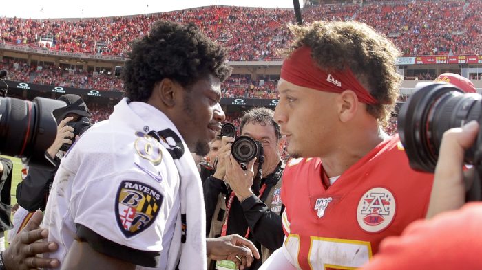 NFL の 2 人の最高のクォーターバックを分析する — Andscape