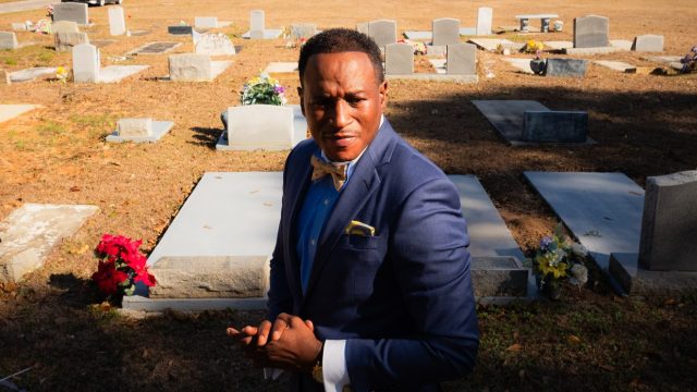 After Kelvin Moore died in an Alabama prison, his body was returned without organs. His family wants answers - Vimarsana News