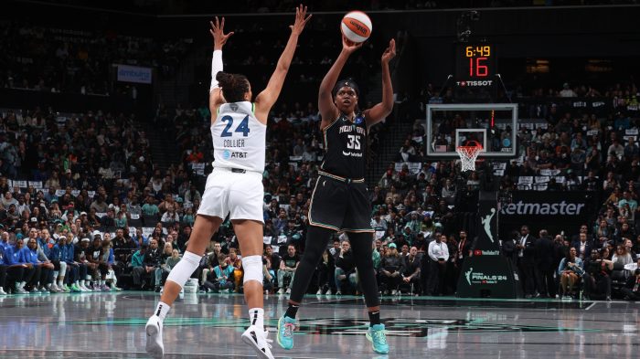 ニューヨーク・リバティのフォワード、ジョンケル・ジョーンズがとらえどころのないWNBAタイトルを追う — Andscape