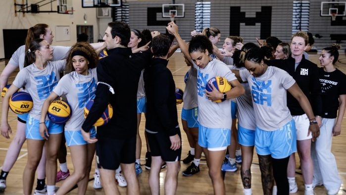 3XBAは、意欲的なプレイヤーにFIBA認定の3×3バスケットボールをプレイする機会を提供します。
