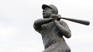 Hank Aaron’s legacy still brings former Black baseball players together
