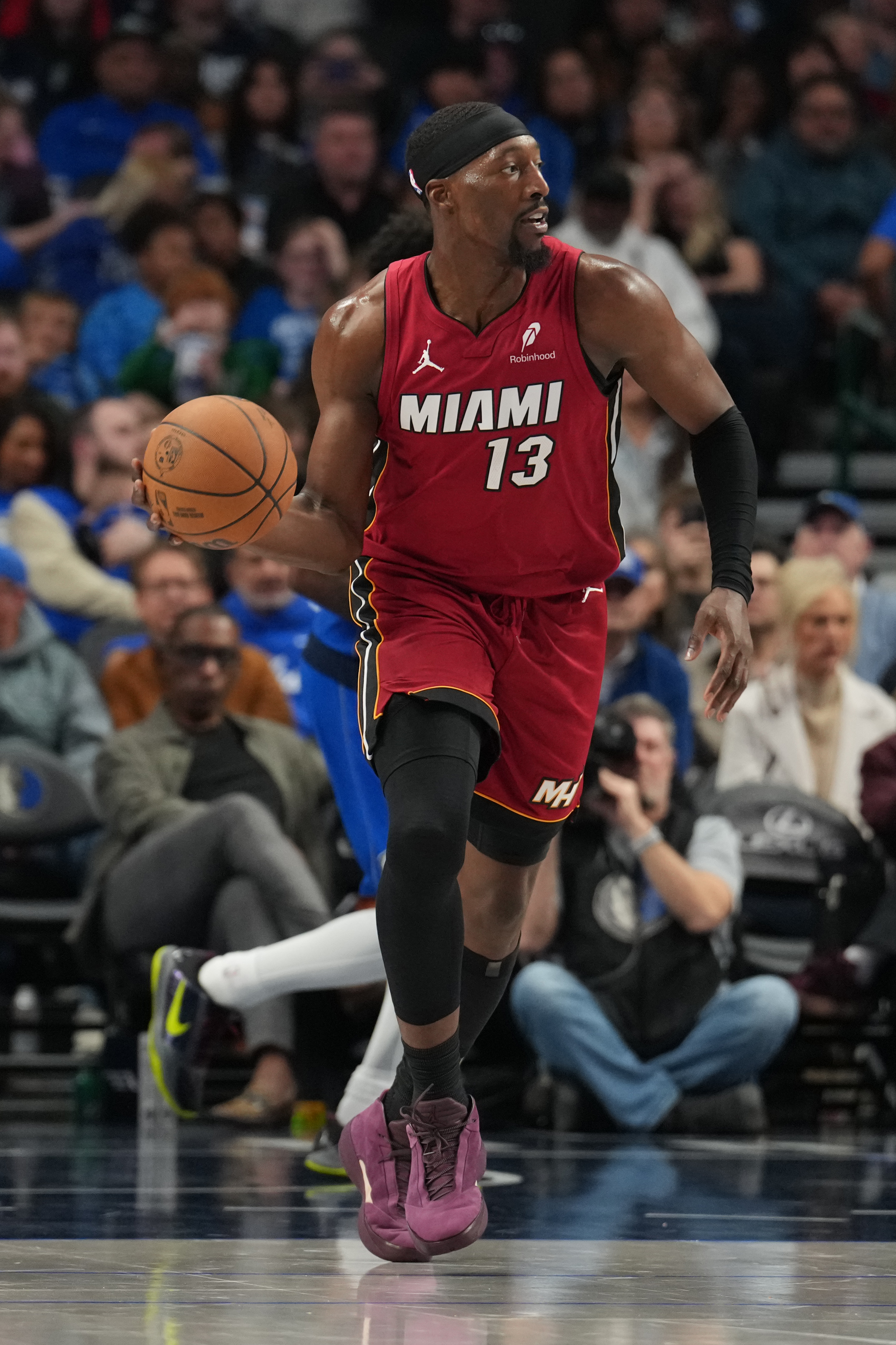 how much does bam adebayo make - Ilustrasi 2
