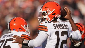 Cleveland Browns’ Shedeur Sanders climbs out of his father’s long shadow