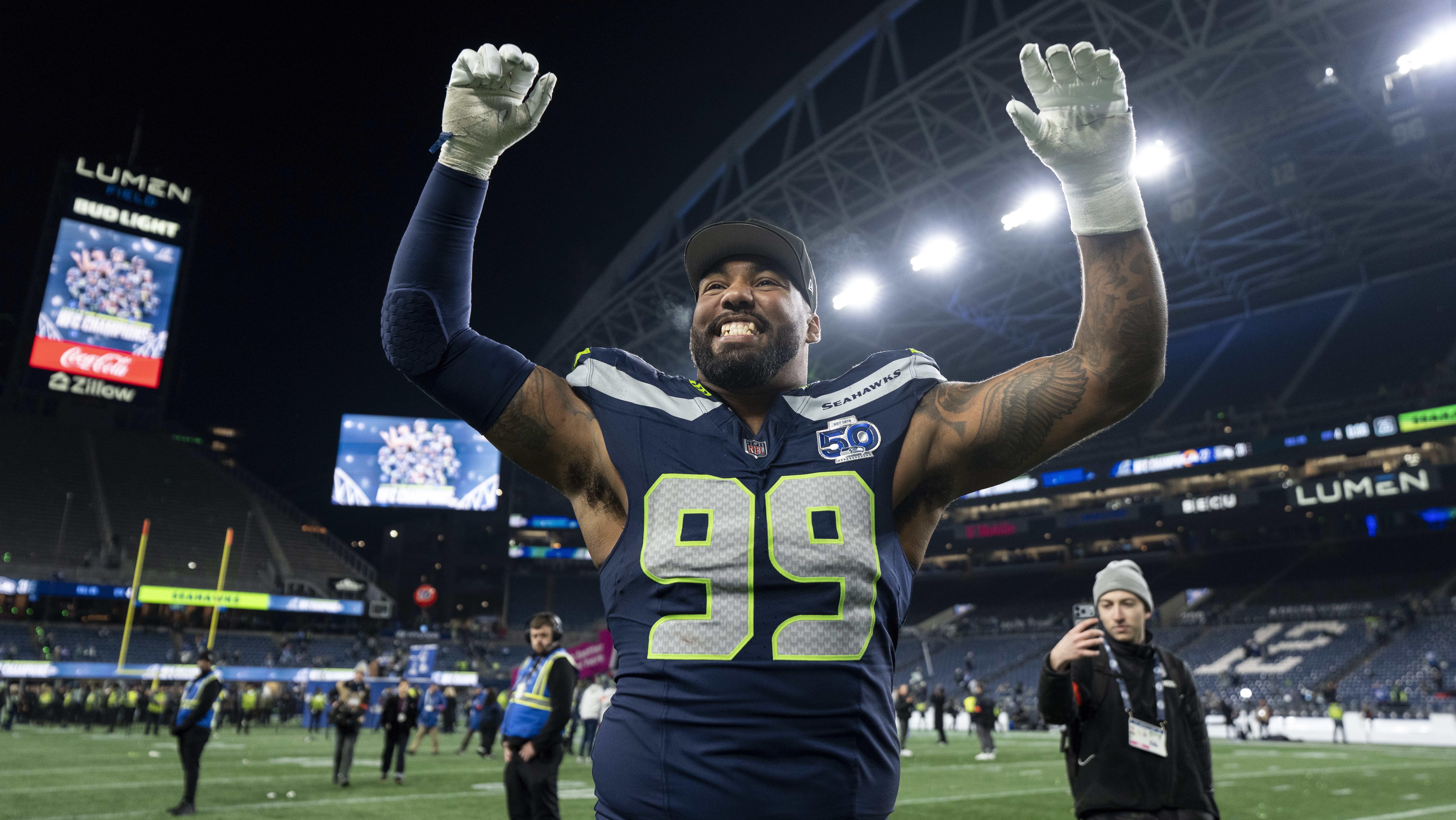 Seattle Seahawks' Leonard Williams is NFL's biggest 'Magic: The