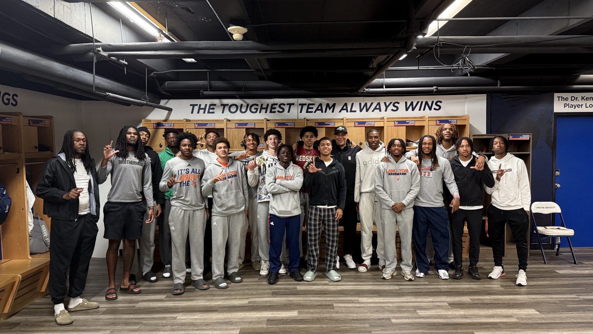 A team photo of the Langston basketball team.