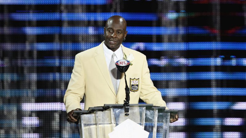 Jerry Rice speaks to the crowd during his Pro Football Hall of Fame enshrinement ceremony on Aug. 7, 2010, in Canton, Ohio.