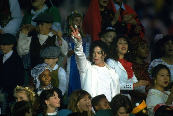 Michael Jackson performs "Heal the World" during the Super Bowl XXVII halftime show on Jan. 31, 1993. Pasadena, CA 
