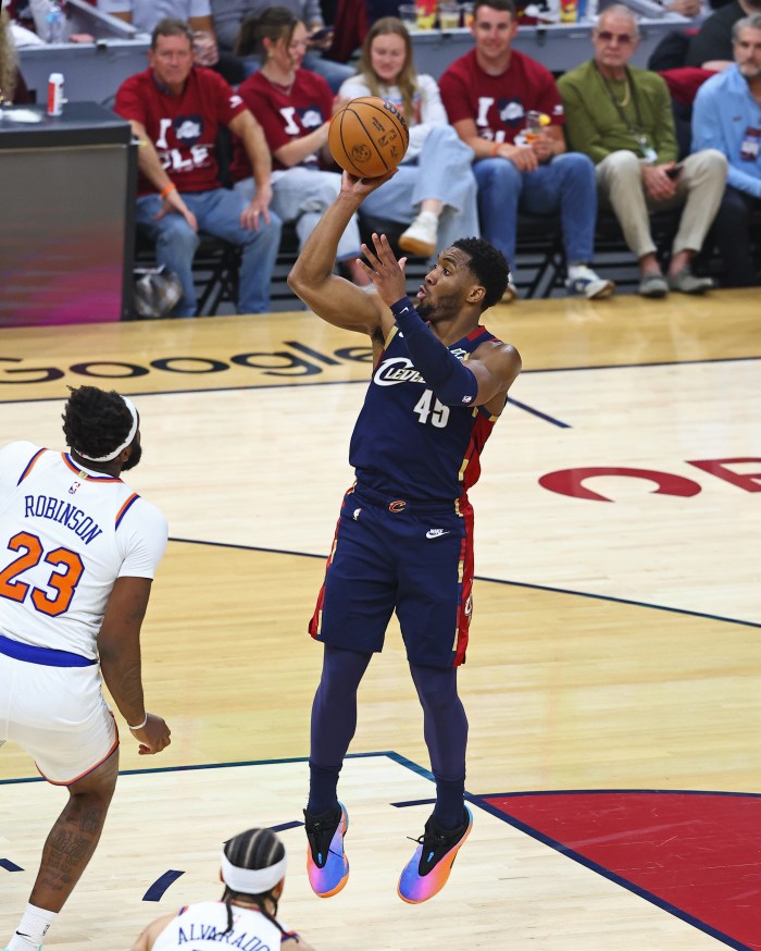 Donovan Mitchell shoots the ball