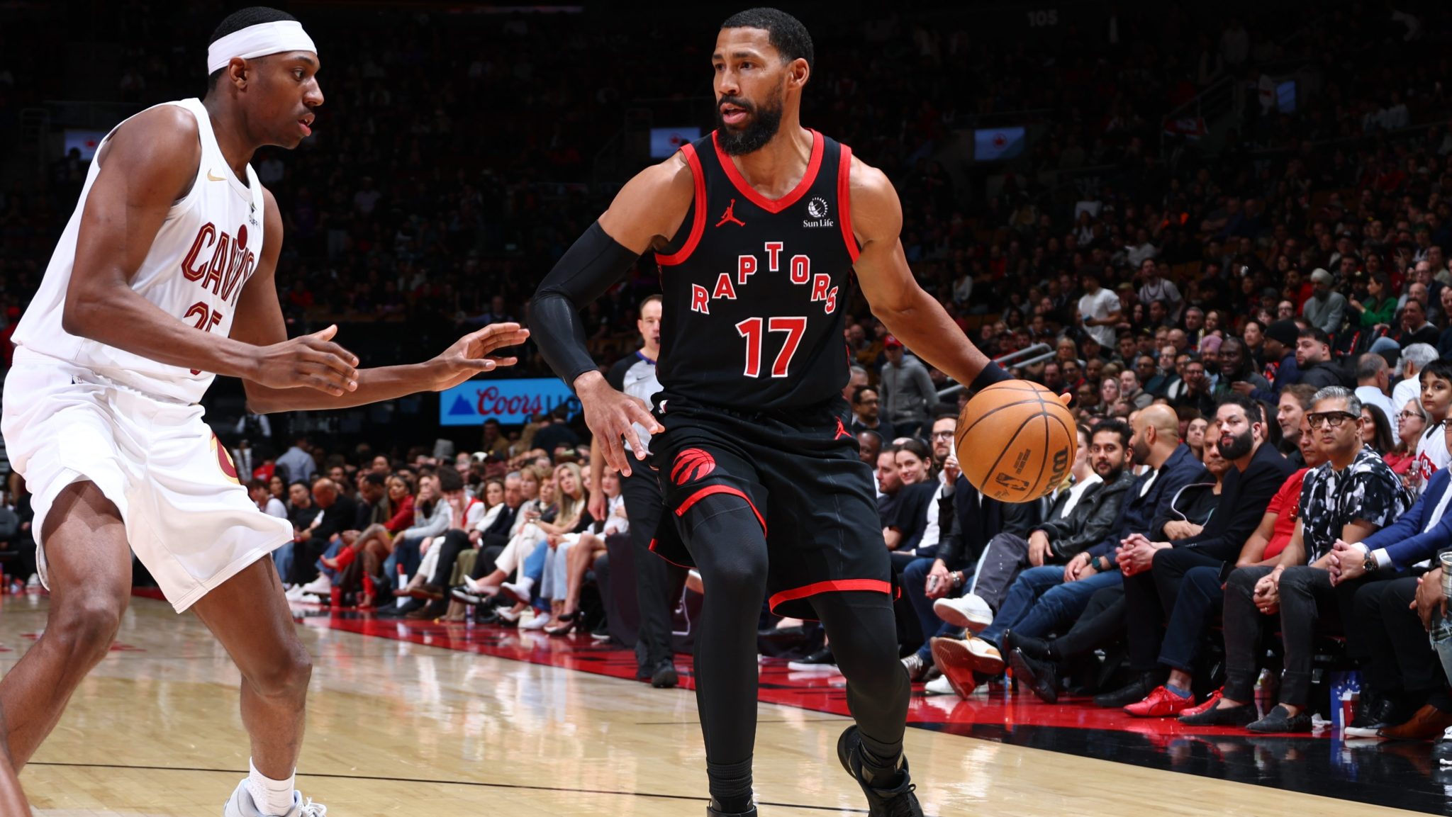 Garrett Temple drives to the basket