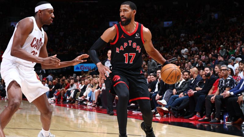 Garrett Temple drives to the basket