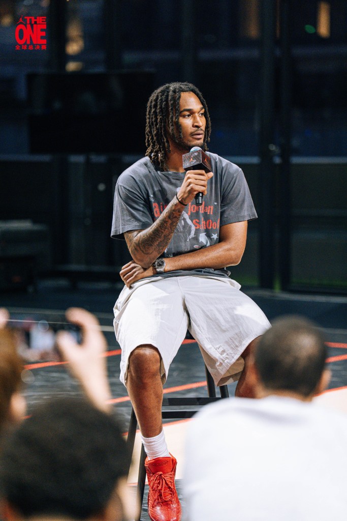 Stephon Castle wearing the Air Jordan 41